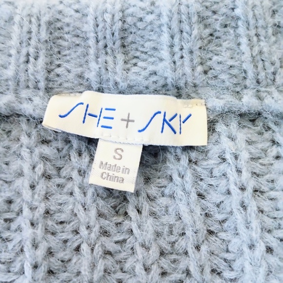 She + Sky Cropped Cardigan Sweater - Picture 4 of 4